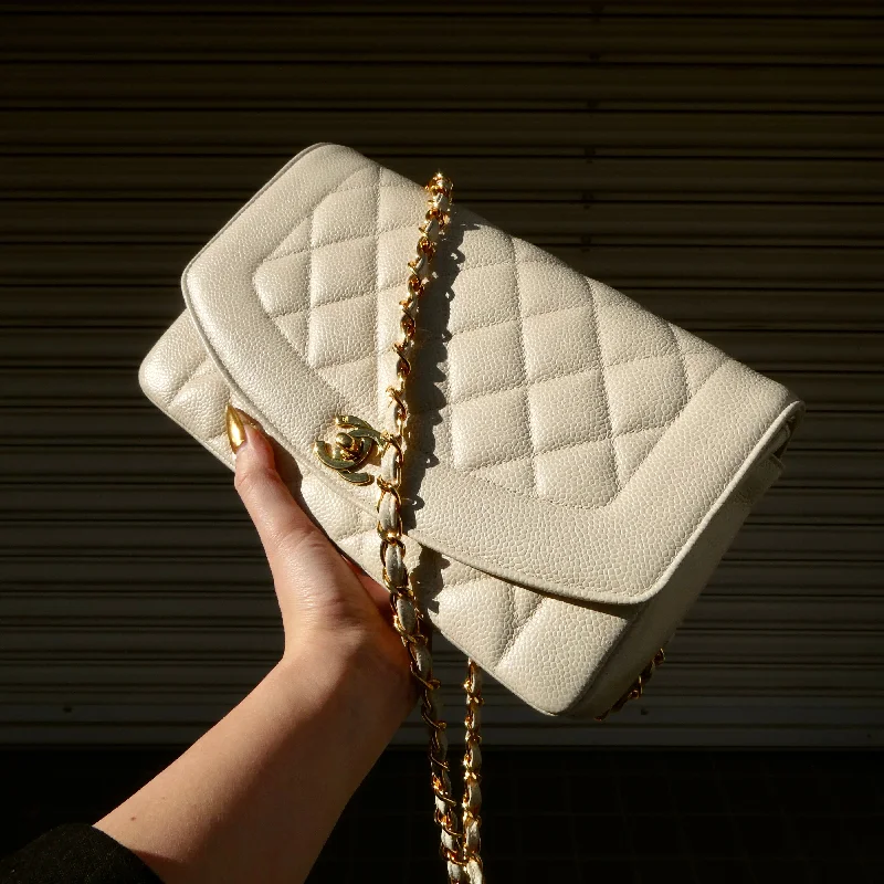 CHANEL * 1994-1996 Diana Flap Medium Ivory Caviar